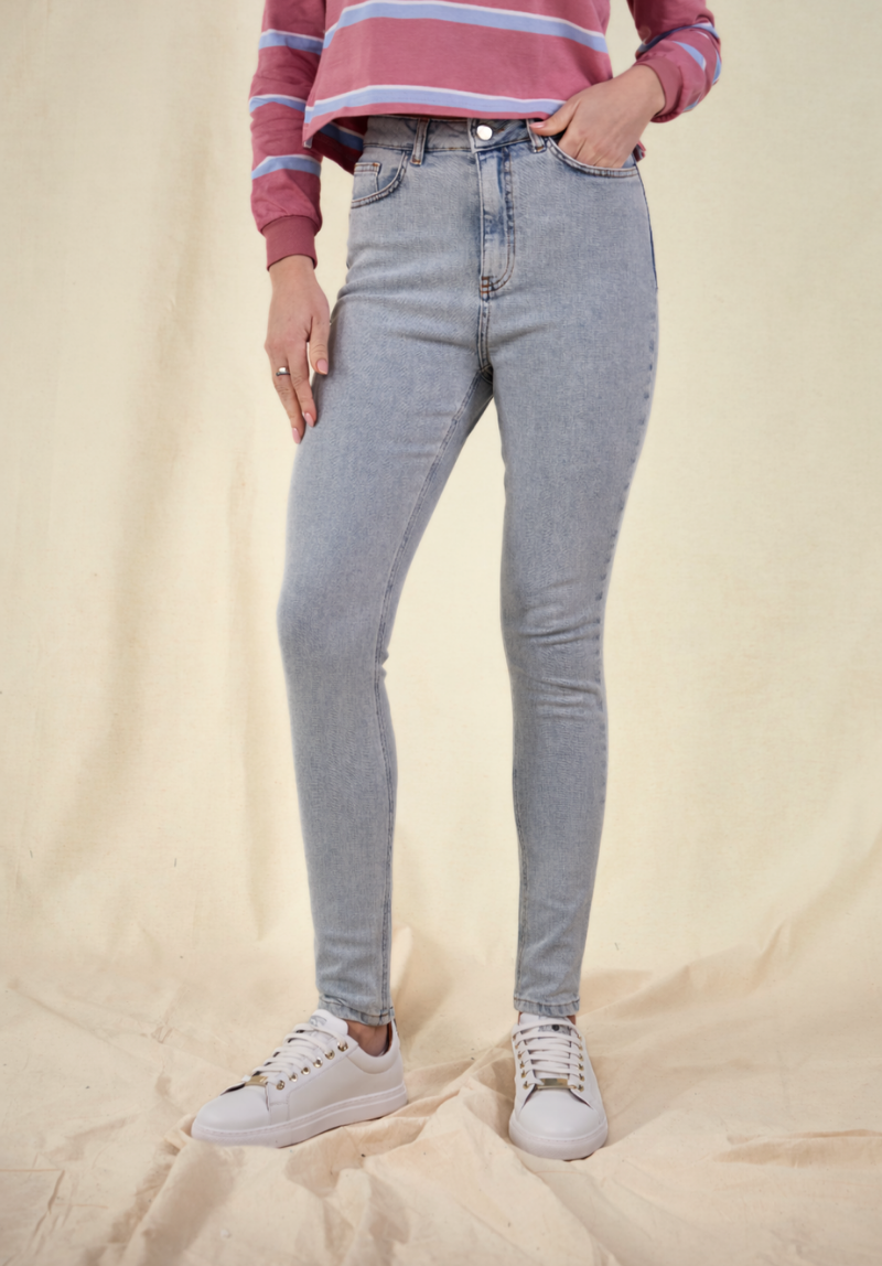 Signature Women's High Waisted Jeans - Light Blue