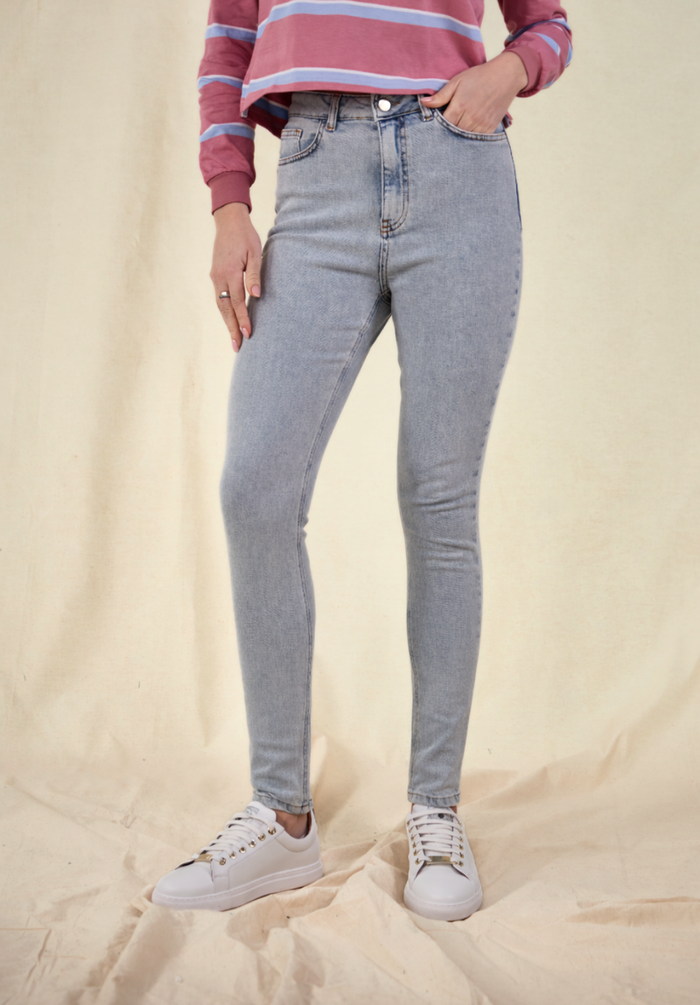 Signature Women's High Waisted Jeans - Light Blue